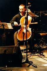 Beeldvergroting: 'Ik ben een muzikant, die de cello hanteert.'\n
